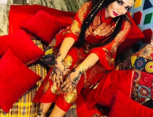 Yasmin henna show