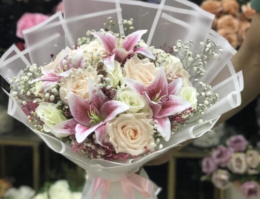 Black Roses flower market